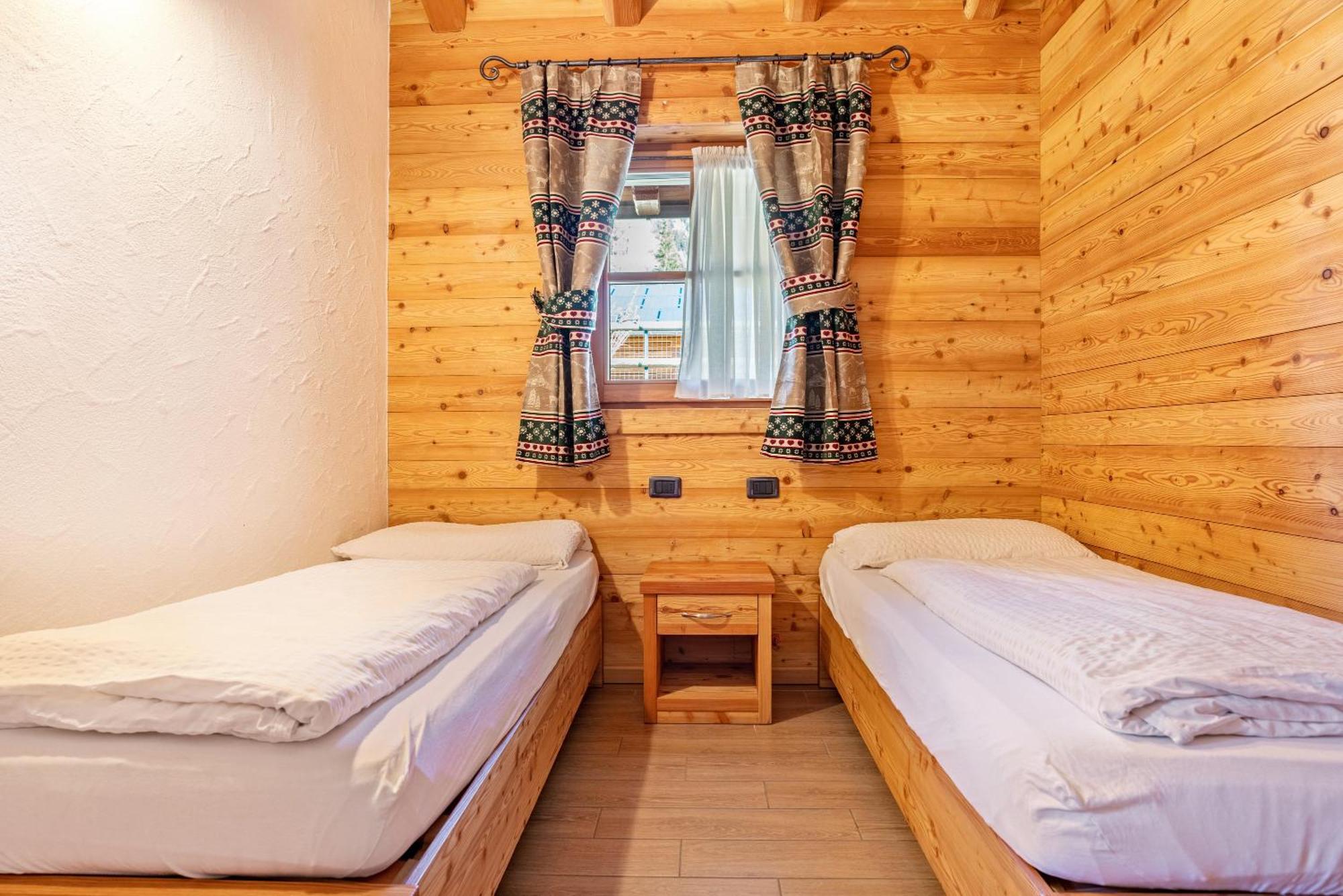 마돈나 디 캄필리오 Chalet Camping Fae 3 빌라 외부 사진