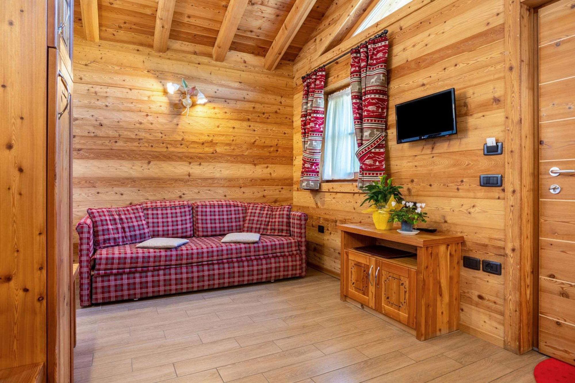 마돈나 디 캄필리오 Chalet Camping Fae 3 빌라 외부 사진