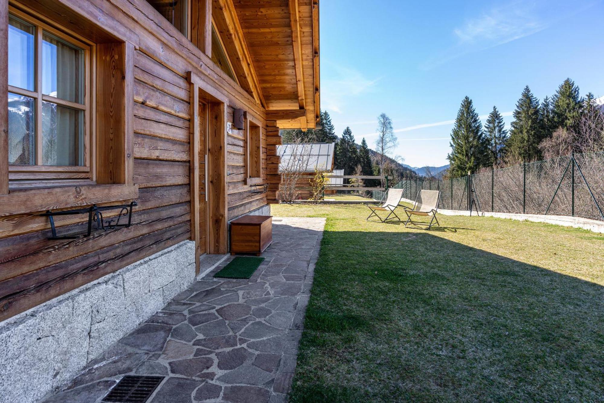 마돈나 디 캄필리오 Chalet Camping Fae 3 빌라 외부 사진