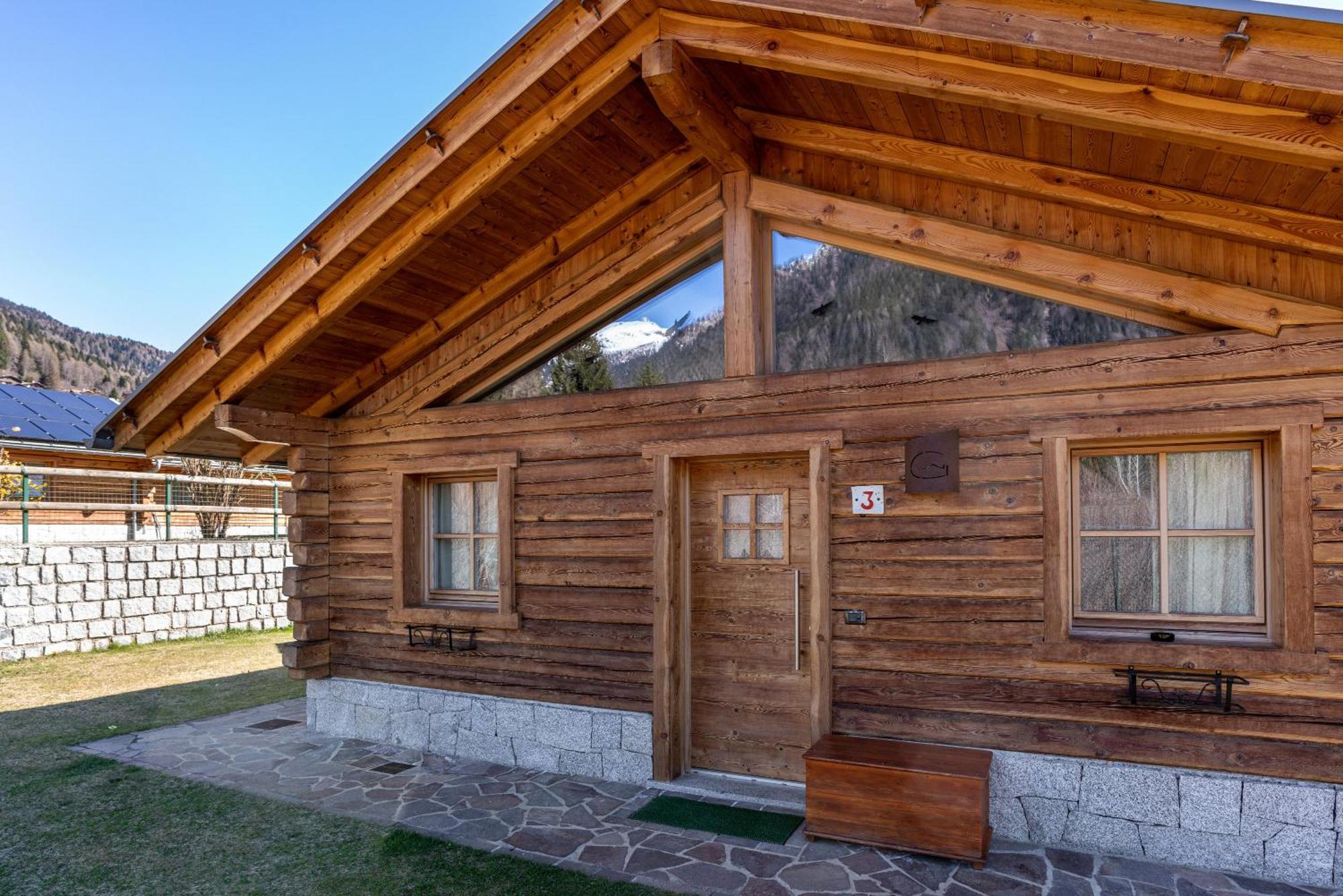 마돈나 디 캄필리오 Chalet Camping Fae 3 빌라 외부 사진